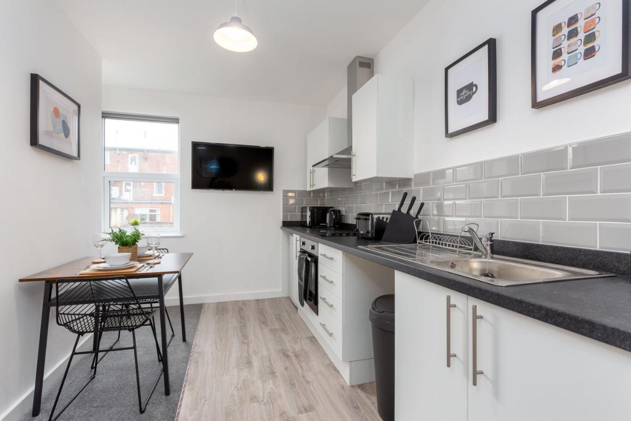 Charles Alexander Short Stay - Charnley House Apartments Blackpool Bagian luar foto