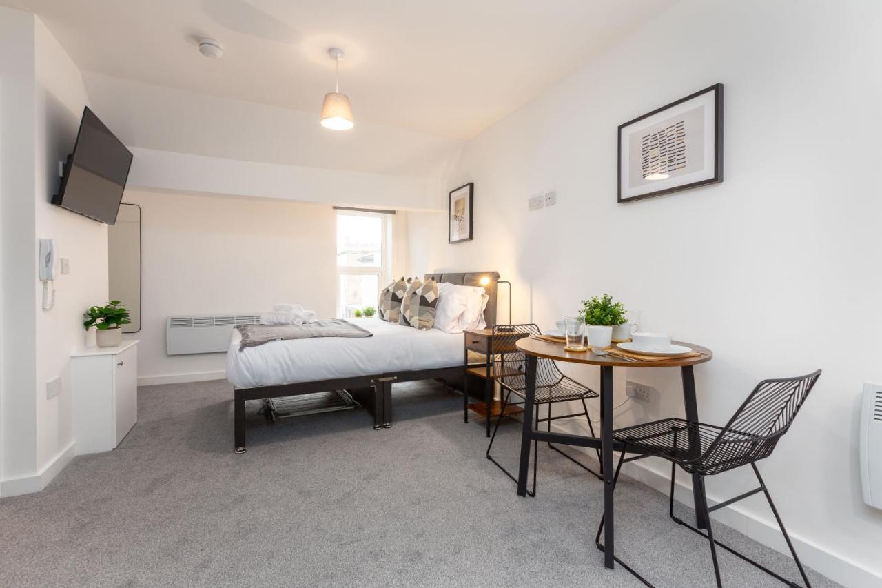 Charles Alexander Short Stay - Charnley House Apartments Blackpool Bagian luar foto