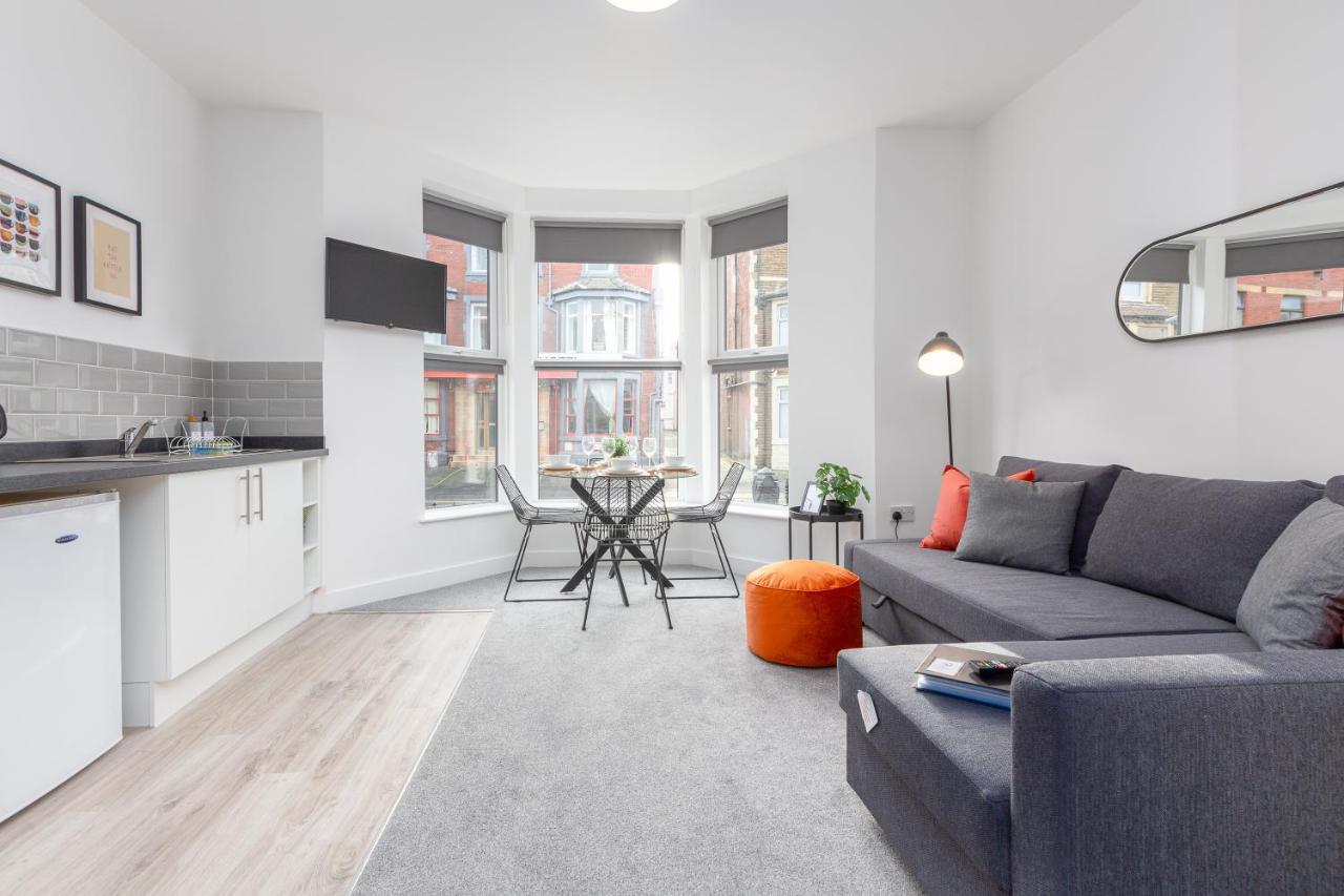 Charles Alexander Short Stay - Charnley House Apartments Blackpool Bagian luar foto