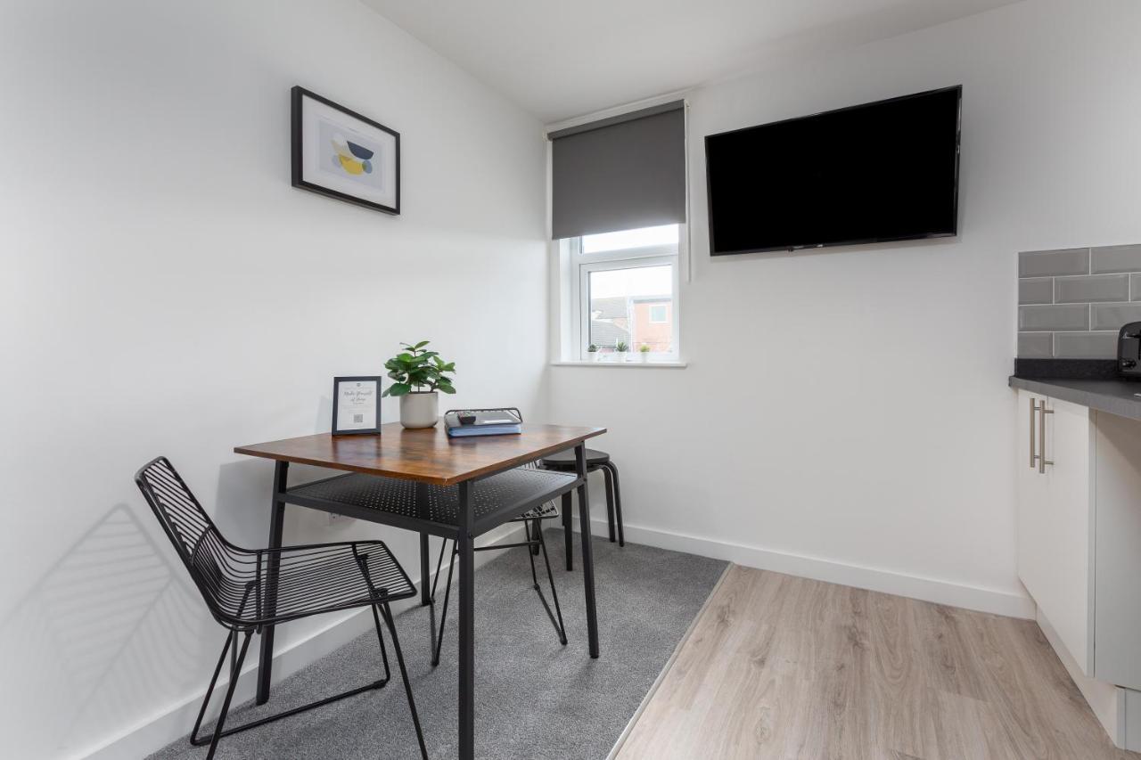 Charles Alexander Short Stay - Charnley House Apartments Blackpool Bagian luar foto