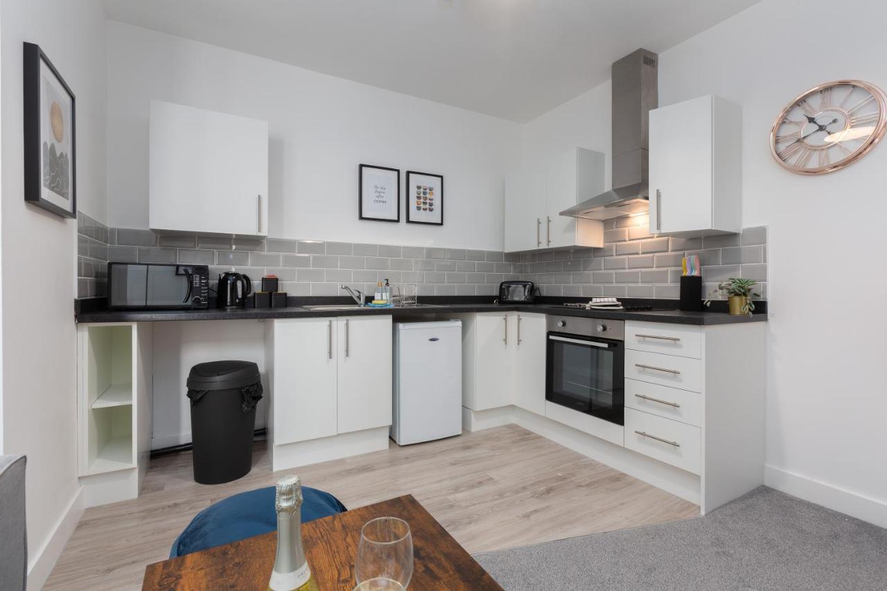 Charles Alexander Short Stay - Charnley House Apartments Blackpool Bagian luar foto